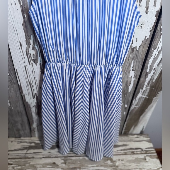 Molly Bracken Lydia Mini Dress Blue Whitee Stripe with Tie/ Bow Size Medium NWT - Picture 9 of 11
